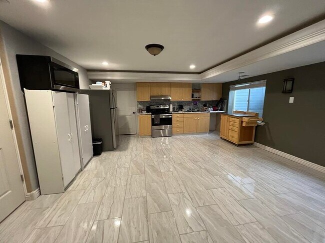 Building Photo - 2771 S Ivy Ln