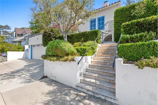 Foto del edificio - 7441 Cabrillo Ave