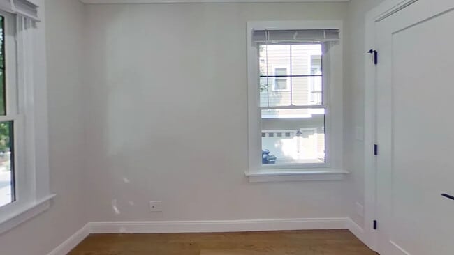 Building Photo - 12 Lopez Ave