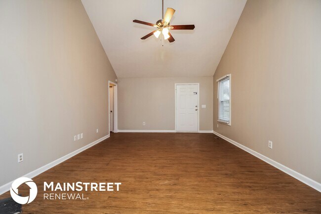 Foto del edificio - 592 Woodcrest Dr