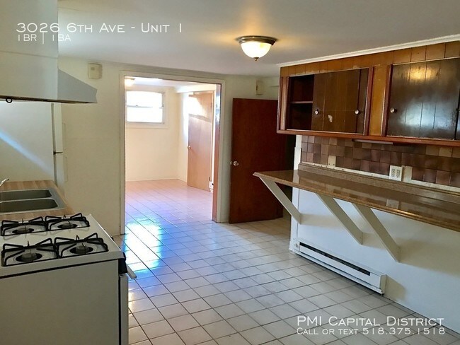 Building Photo - 3026 6th Ave