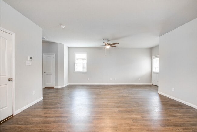 Foto del edificio - 2627 Hoffman Ln