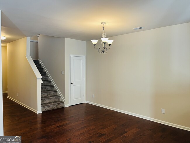 Foto del edificio - 261 Stillwood Dr