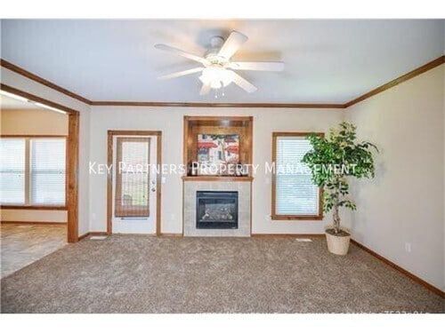 Building Photo - 1950 W Surrey-