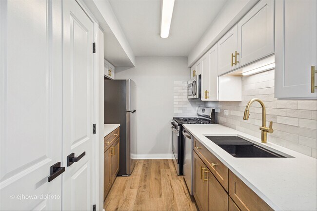Foto del edificio - 9200 W 140th St