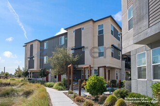 Building Photo - 369 Arc Ct