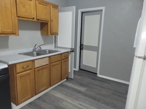 Building Photo - 1911 W Fairmount Ave