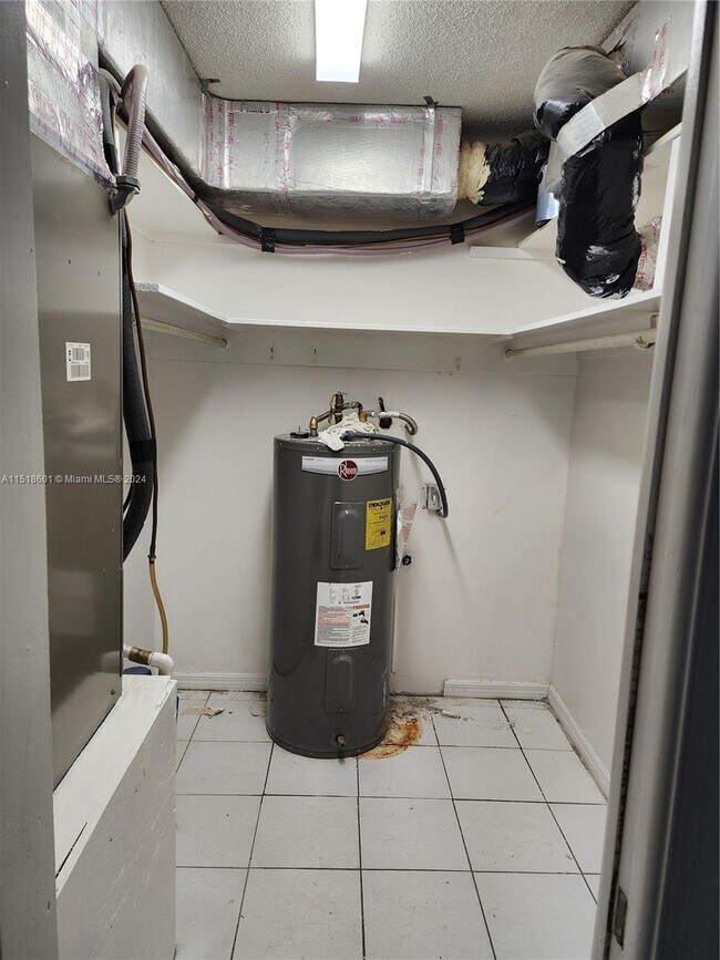 Foto del edificio - 314 S J St