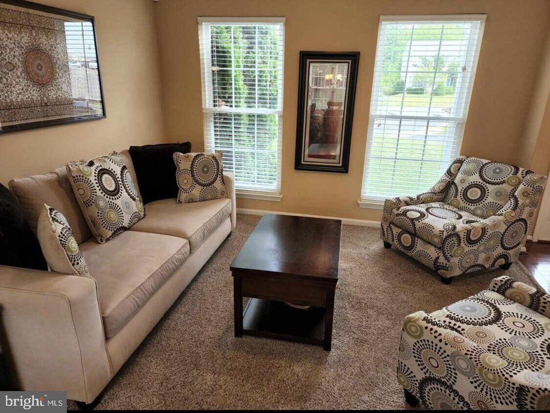 Primary Photo - 13824 Redstone Dr