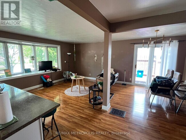 Photo du bâtiment - 708 Glen Forrest Blvd