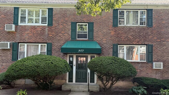 Foto del edificio - 957 Fenwood Dr