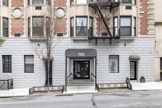 Building Photo - 152 E 35th St