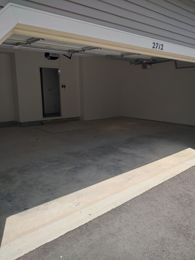 Foto del edificio - 2701 Pond Dr