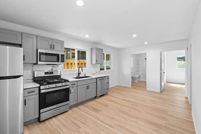 Building Photo - Available Now! 2bd/1ba for Rent in HPP, Keaau