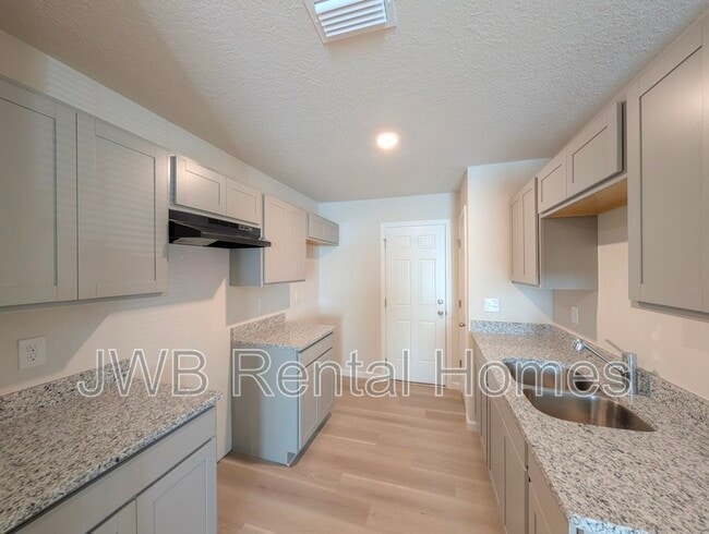 Foto del edificio - 1442 E 27th St