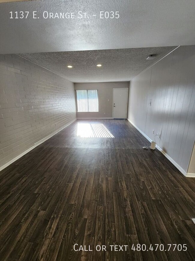 Building Photo - Spacious 1 bedroom units available in Temp...