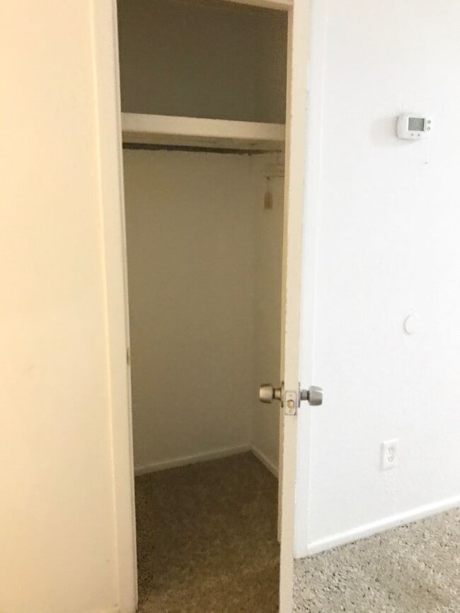 Foto del edificio - Spacious 2 bedroom with applicances