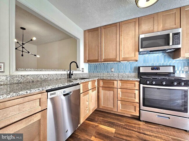 Foto del edificio - 7660 Willow Point Dr