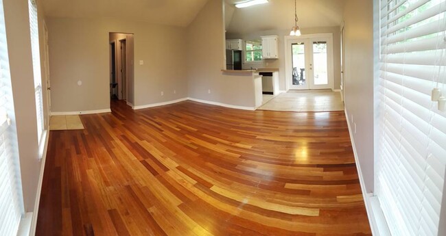 Building Photo - 71259 Shady Lake Dr