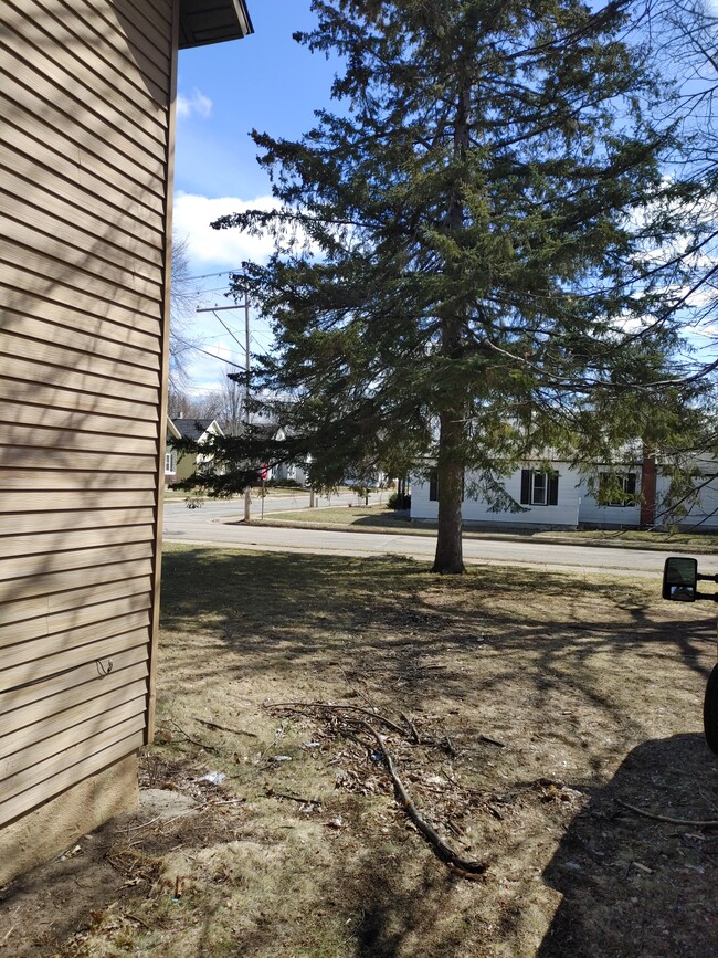 West St Enrtance and Parking - 635 Franklin St