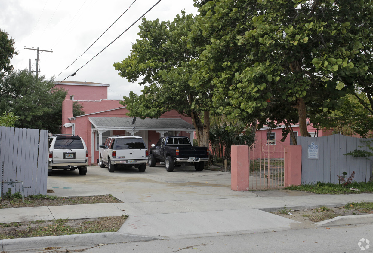 Building Photo - Northwood Gardens Apartments