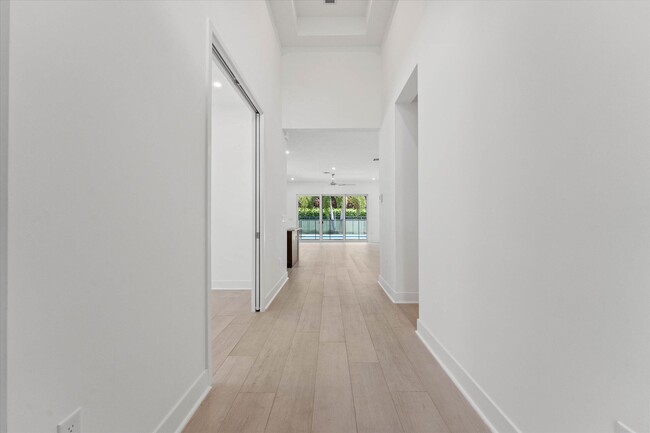 Foto del edificio - 9615 Eagle River Rd
