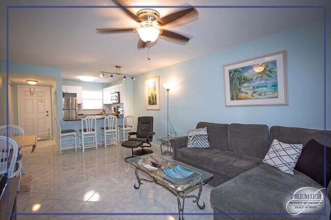Building Photo - TURTLE LAKE **GOLF COURSE VIEWS ** 1 BEDS ...