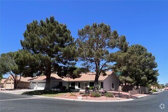 Building Photo - 1740 Camara Dr