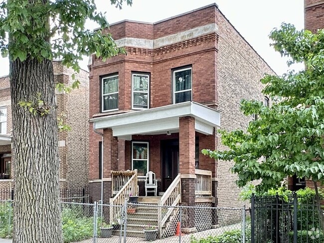Building Photo - 4713 N Albany Ave