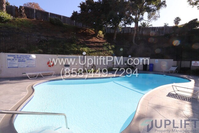 Foto del edificio - Charming 1 Bed / 1 Bath Condo in Gated Community in a Prime Central Location