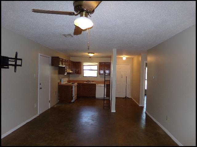 Foto del edificio - 49 Oak Forest Pl