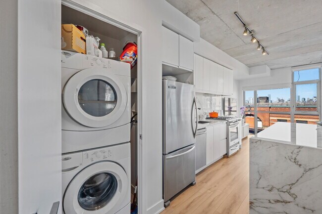 Photo du bâtiment - 2 Gladstone Ave