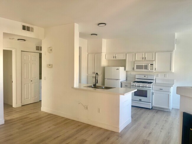 Foto del edificio - 1050 E Cactus Ave