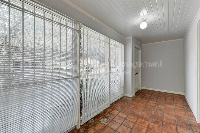 Foto del edificio - 1748 Hawthorne St