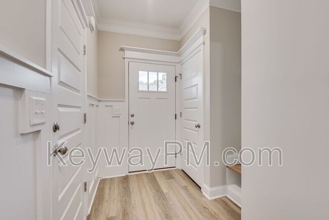 Foto del edificio - 2028 Denmark Ave SE