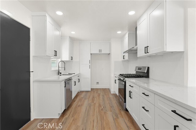 Foto del edificio - 18421 Patterson Ln