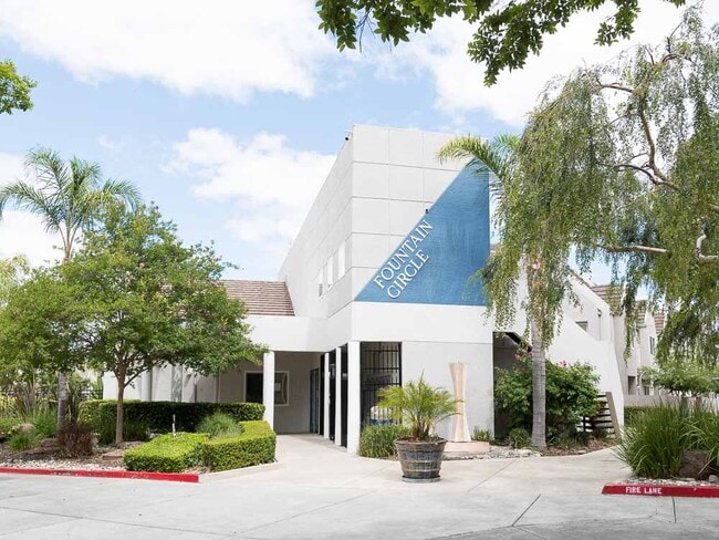 Building Photo - One Month Free Rent Fountain Circle Townhomes