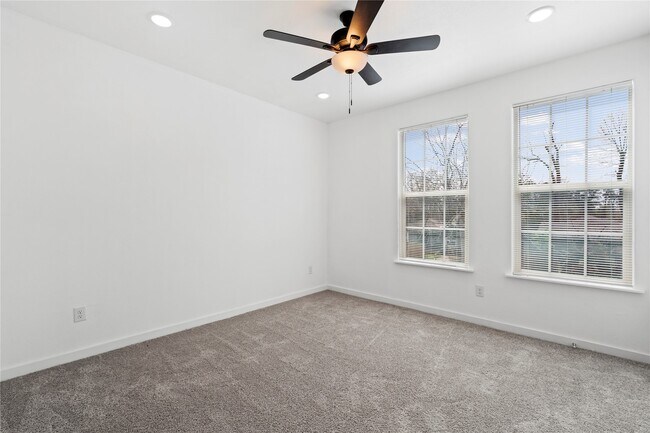 Foto del edificio - 8001 Talton St