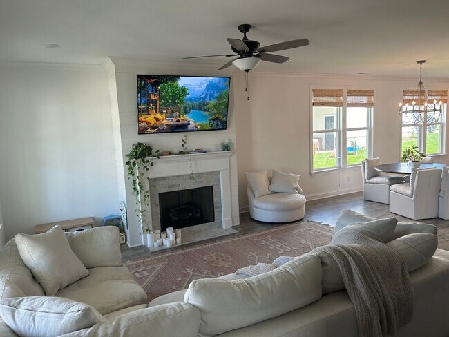 Foto del edificio - 3477 Milford Dr