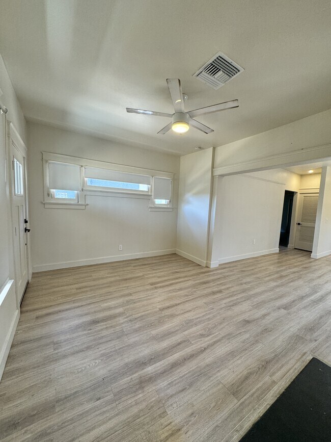 Foto del edificio - 1510 W Monroe St