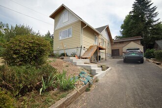 Building Photo - 4514 SW Cullen Blvd