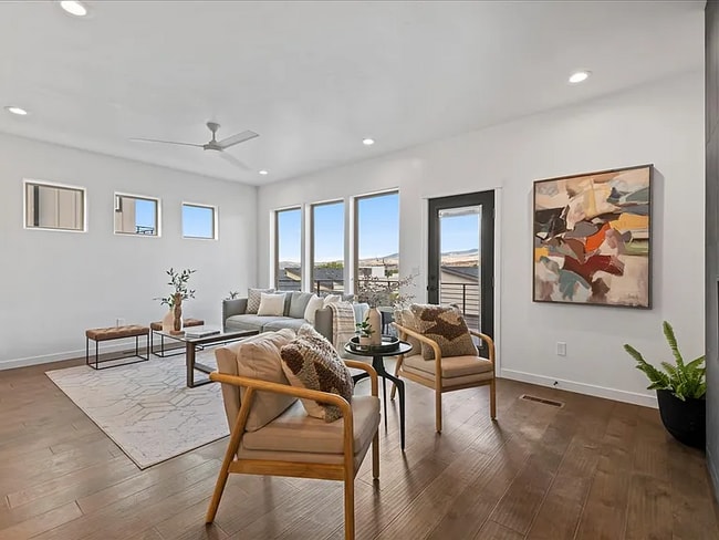 Foto del edificio - 1277 E Echelon Rdg Ln