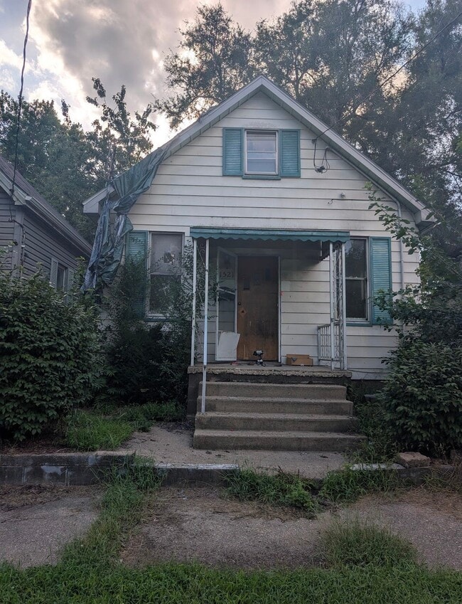 Building Photo - 1521 S Westmoreland Ave