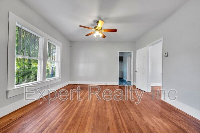 Foto del edificio - 2513 Ave J