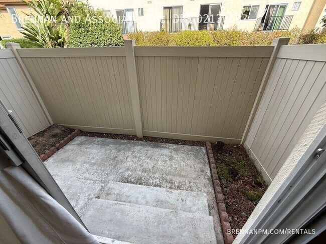 Foto del edificio - 7756 Nightingale Way
