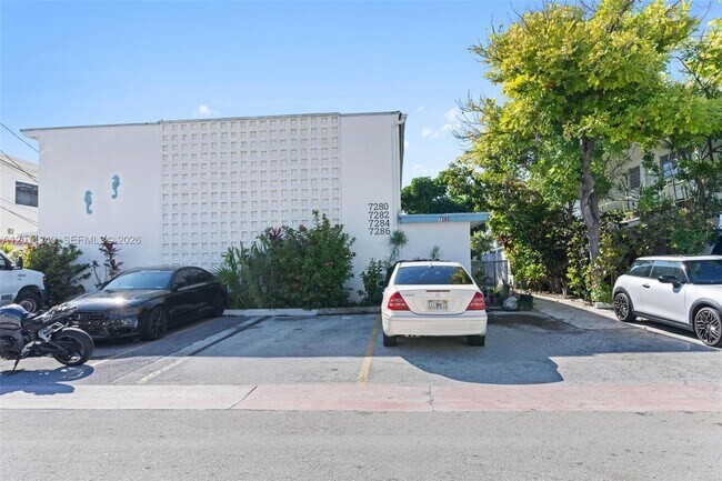 Foto del edificio - 7286 Gary Ave