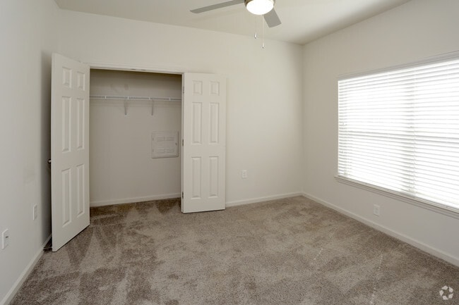 2BR, 2BA - 953 SF - Centerton Landing