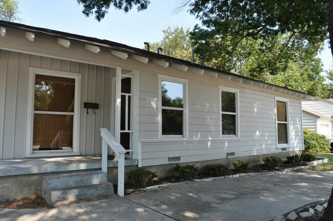 Photo - 1416 Easton Rd House