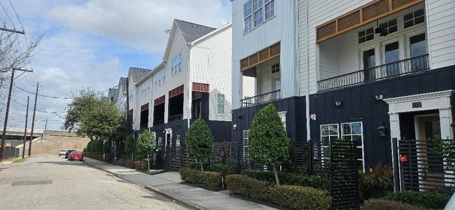 Building Photo - 712 Cage St