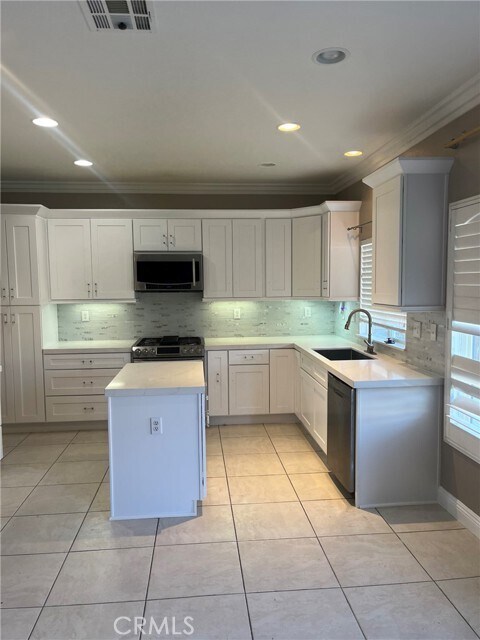 Building Photo - 12290 Chacoma Way